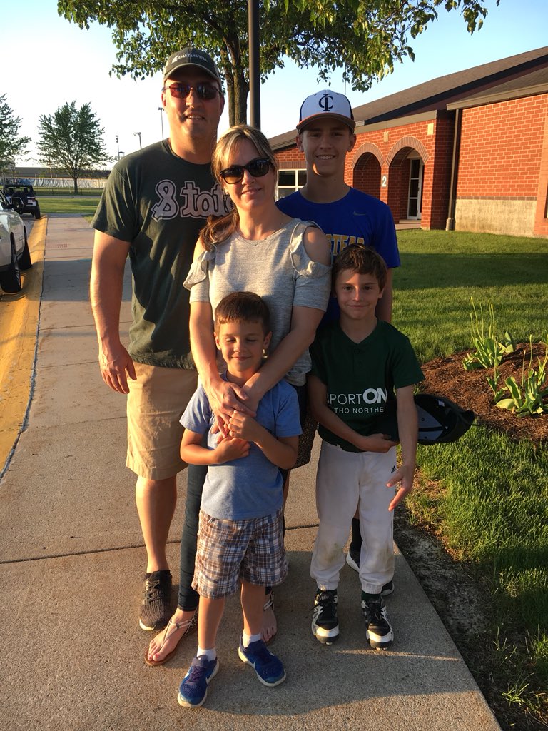 Kinder_Quick's tweet photo. It’s a beautiful night to camp out for the kids! Lots of visitors spoiling me...THANK YOU! #campingforthekids #keepingmypromises https://t.co/tw07AuUbSK