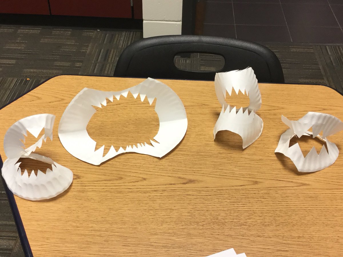 ResistHuman12's tweet photo. Shark dissection day and then paper plate shark jaw models #MsideSTEM @MsideElemSCCSD https://t.co/RZtuacrbUE