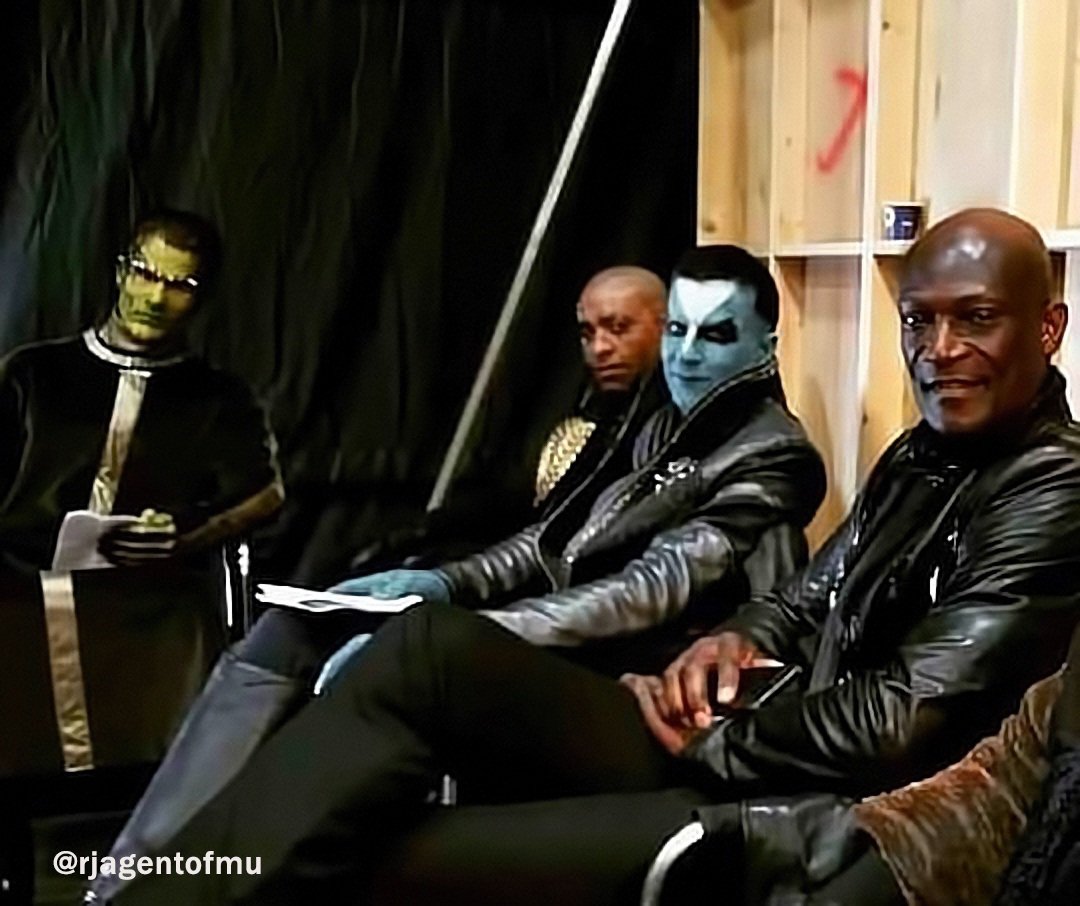 craigparkerinfo's tweet photo. Photo by @rjagentofmu (IG) - #bts #agentsofshield #season5 #theconfederacy between shots...https://t.co/2vo94aDJts
#taryan #craigparker #estella #nayowallace #qovas #petermensah #crixon #gabrielhogan #aliens #agentsofshieldcast #ABC #tvseries #tvshow #actor #nz #la https://t.co/inV7dZyXIR