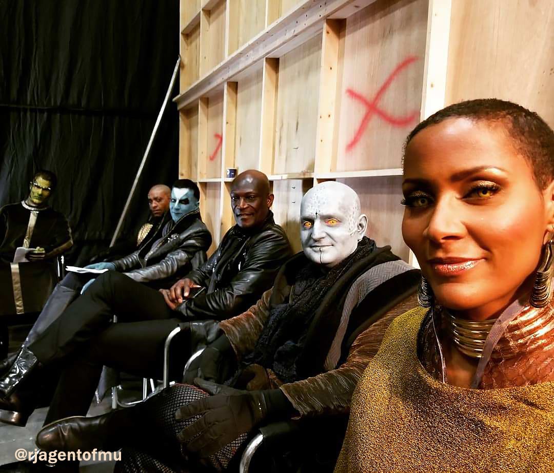 craigparkerinfo's tweet photo. Photo by @rjagentofmu (IG) - #bts #agentsofshield #season5 #theconfederacy between shots...https://t.co/2vo94aDJts
#taryan #craigparker #estella #nayowallace #qovas #petermensah #crixon #gabrielhogan #aliens #agentsofshieldcast #ABC #tvseries #tvshow #actor #nz #la https://t.co/inV7dZyXIR