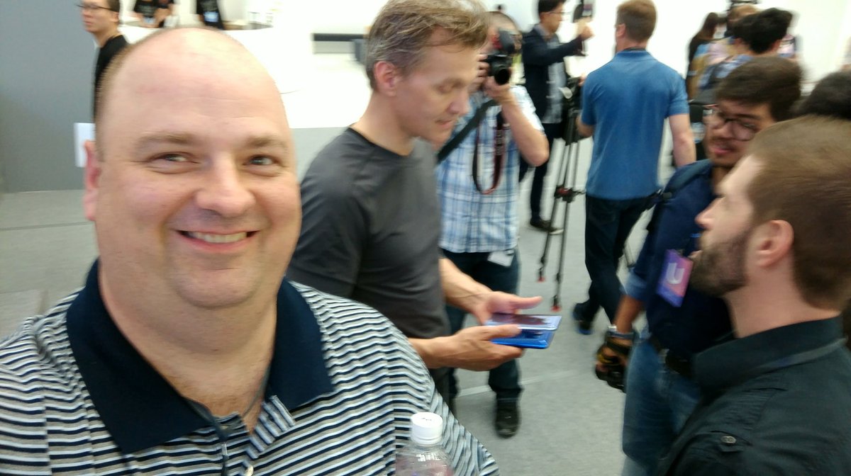 Waazzupppp's tweet photo. @newbyhouse Yes sir, yes I do... Just like the U11... Remember the moment when I snagged a selfie with friends at the U11 launch? Hi?Nigel. #HTCLaunch #MeetU #ElevateU https://t.co/3xG6StVUoU