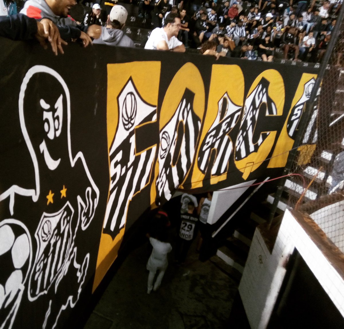 ForcaFJS's tweet image. Estivemos lá e não deixamos de apoiar...

#TemQueHonrarACamisaDoPeixão!