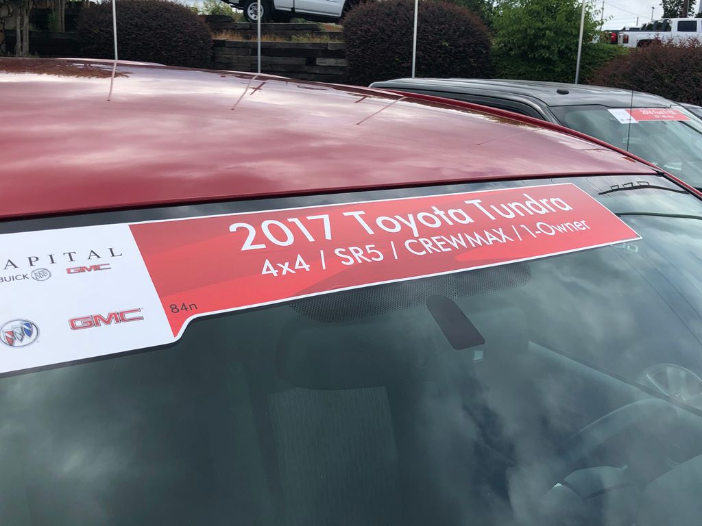 lotmonkey's tweet photo. On-Demand #Promo Windshield Toppers Help to Create a Better Shopping Experience for your Customers. #CustomerExperience #transparency #lotmonkeyapp https://t.co/xLnHOh4PVd https://t.co/ClFgGENjy3