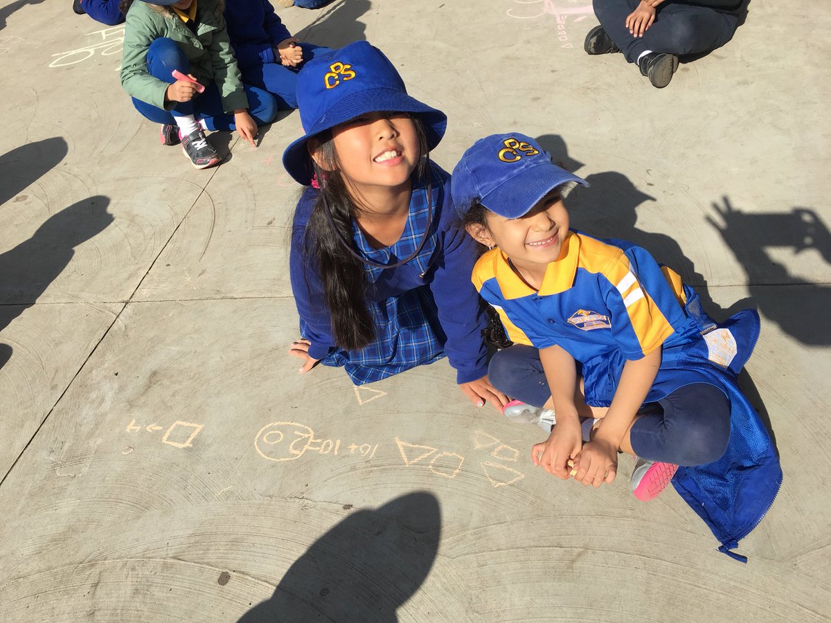 Emmacampbell59's tweet photo. Taking our learning outdoors today! 2C and 2M came together and revised what we have been learning! Students built teamwork skills by challenging themselves to pick someone from the other class! @revans1413 @CasulaPS @MissMac1890 #OutdoorClassroomDay #buildingteamwork https://t.co/S3OK2Be1kP