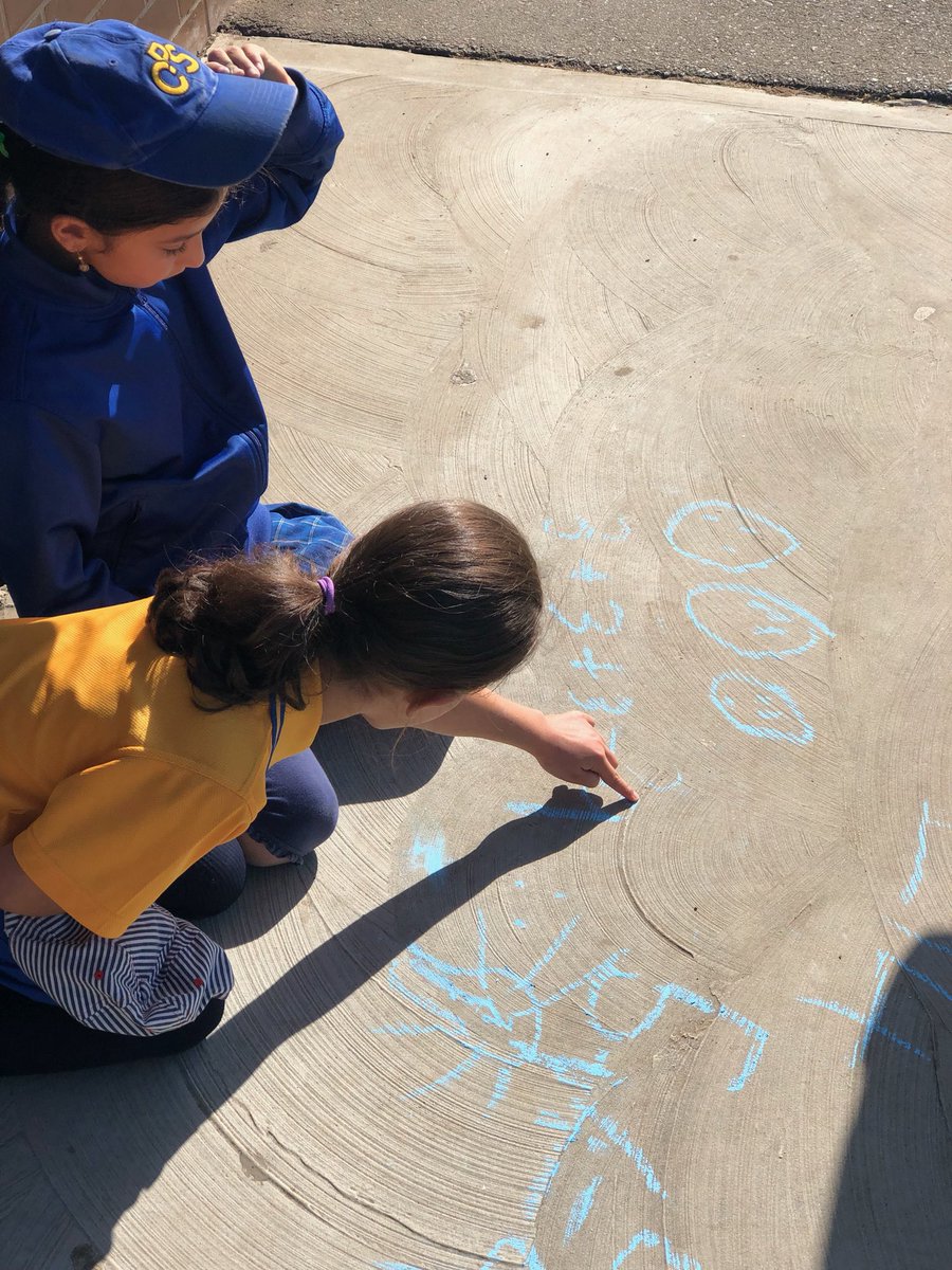 Emmacampbell59's tweet photo. Taking our learning outdoors today! 2C and 2M came together and revised what we have been learning! Students built teamwork skills by challenging themselves to pick someone from the other class! @revans1413 @CasulaPS @MissMac1890 #OutdoorClassroomDay #buildingteamwork https://t.co/S3OK2Be1kP