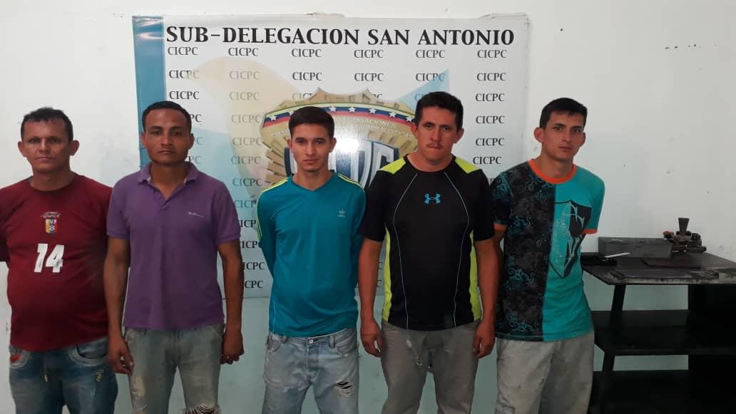 DouglasRicoVzla's tweet image. Pretendían llevarse más de 3 toneladas de Alimentos hacia Colombia y fueron detenidos por el #CICPC.
instagram.com/p/BjLrsJ3BDwO/ @NicolasMaduro