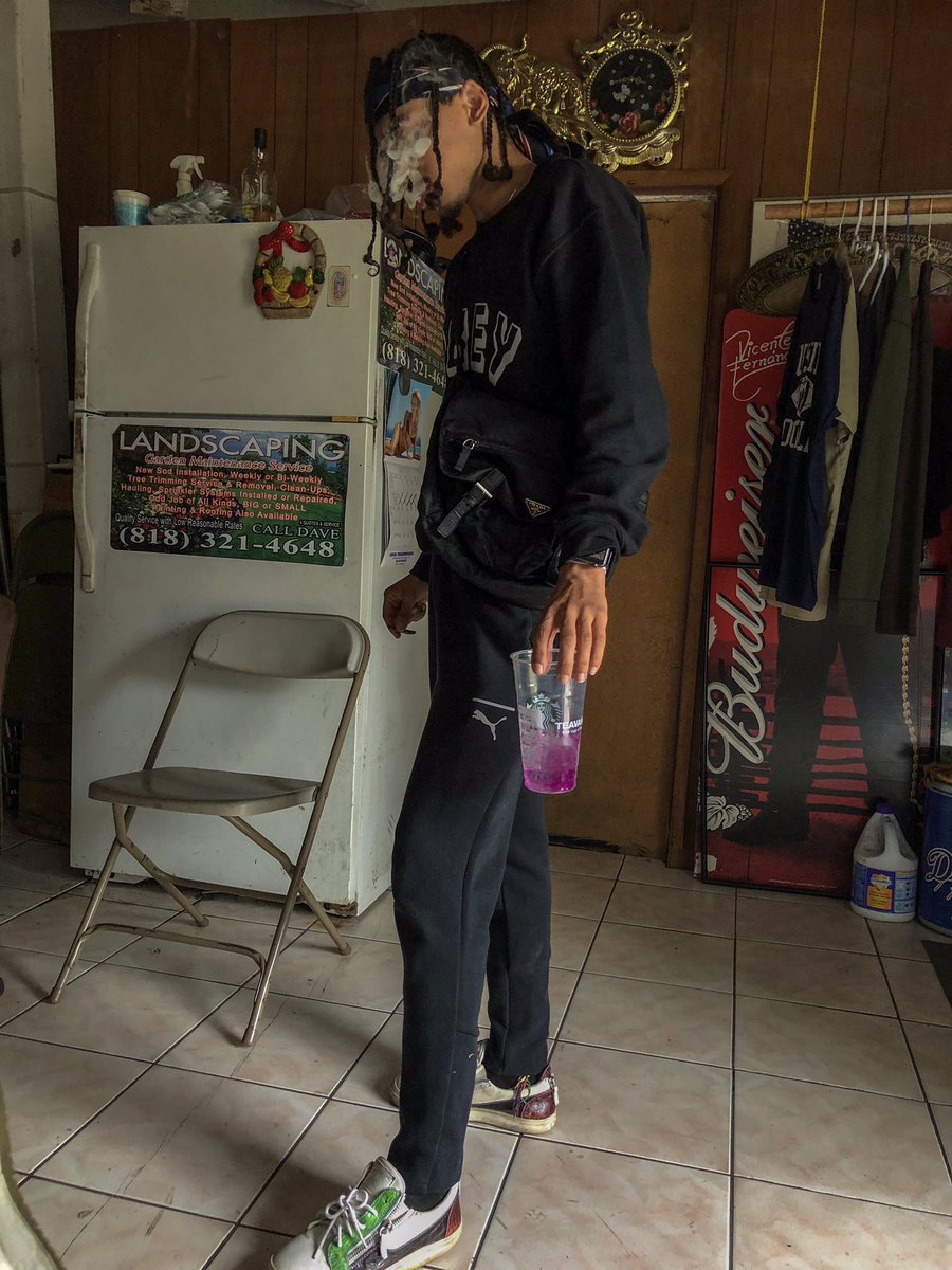 young_juicee's tweet photo. 🦇Sippin on that muddy i cant fuck wit everybody 🦇4️⃣7️⃣ @Fritsgod https://t.co/7zXfC4ipwD