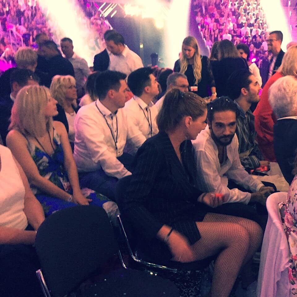 DeAcyaZU0AATiK9.jpg (960Ã—960)