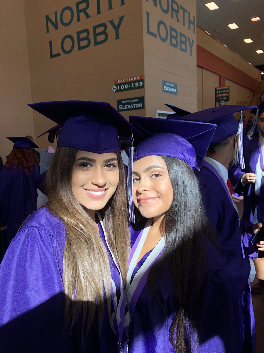 nataliauniverse's tweet photo. 💜2018 4years of such good memoriessss https://t.co/q5i9mYkrbx