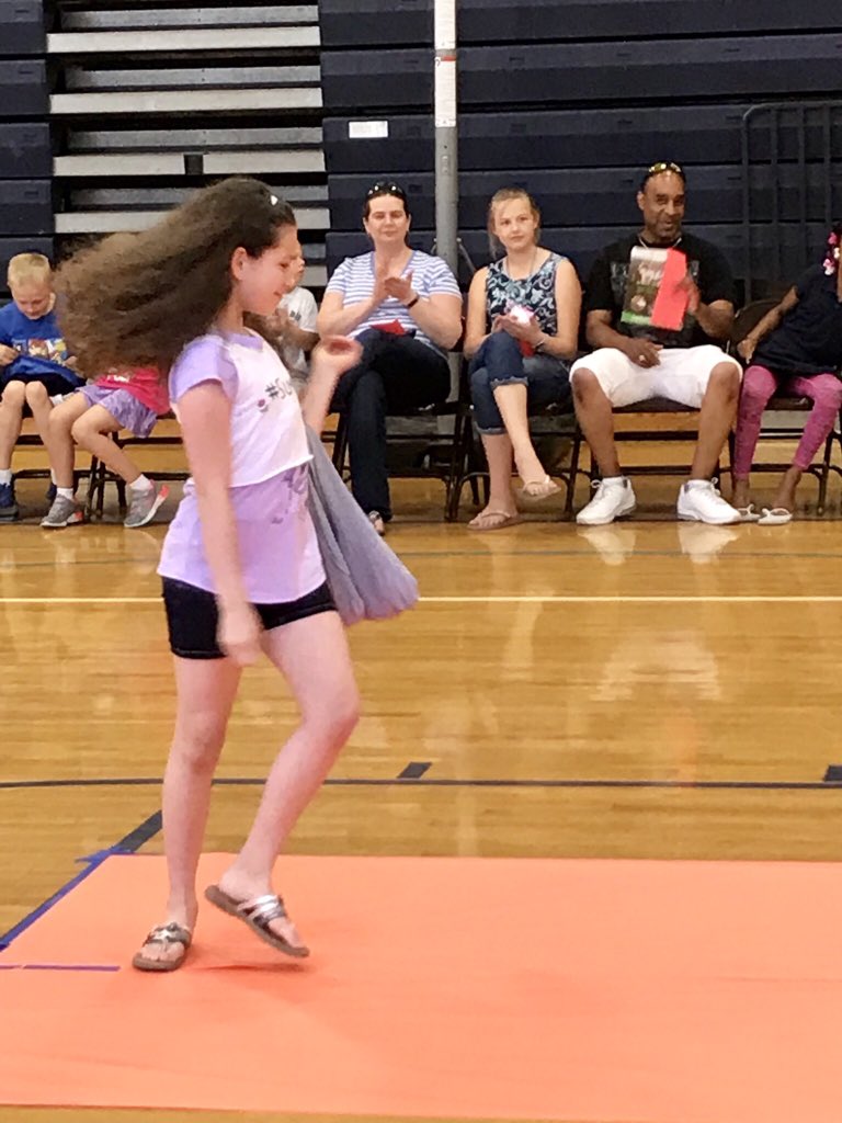 ChanceylovesART's tweet image. Chancey’s first Project Runway was a success. Thank you to Mrs. Pryor and Mrs. Brown for helping me pull it off tonight. I heard it was a HIT! 
#upcycledtshirts #Chanceyartstudio #ChanceysGotTalent #ChanceyChat
#designandcreate