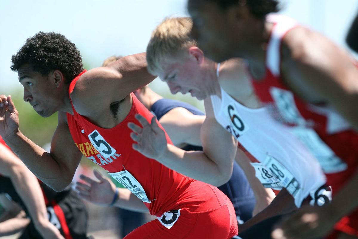 hrpreps's tweet image. @mrwagner25 had a busy first day at the Class 1A state track meet. Check out his notes from all over the area, including @AOHSAthletics, @MCUSD15Hawks, @CWWarriors, @TuscolaAD, @ShelbyvilleILTF and @MaroaForsythHS. buff.ly/2IKgzzl