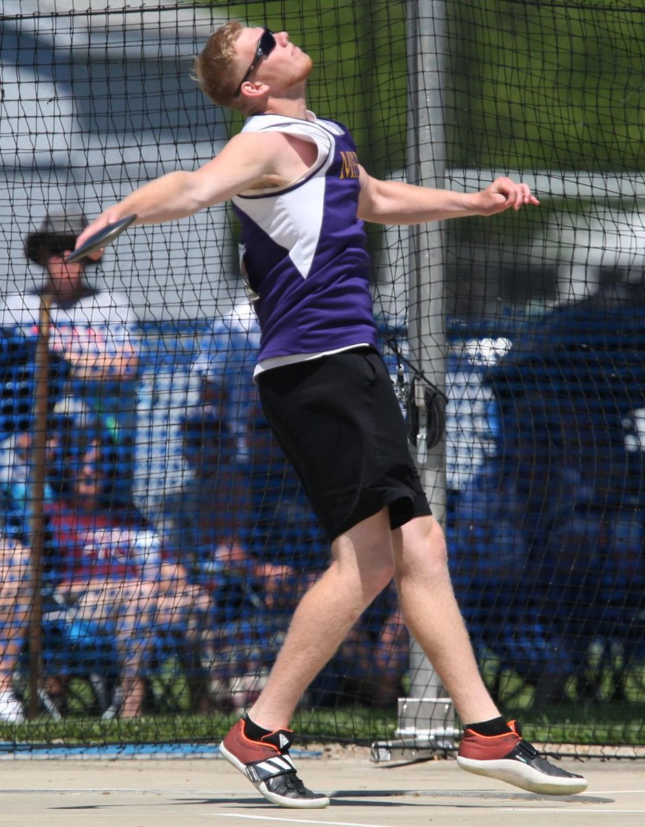 hrpreps's tweet image. @mrwagner25 had a busy first day at the Class 1A state track meet. Check out his notes from all over the area, including @AOHSAthletics, @MCUSD15Hawks, @CWWarriors, @TuscolaAD, @ShelbyvilleILTF and @MaroaForsythHS. buff.ly/2IKgzzl