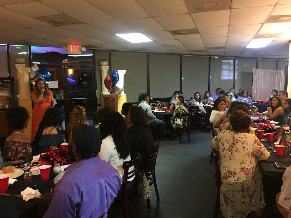 PrincipalEwing's tweet photo. Enjoying a GREAT banquet for the SGHS Southern Belles! #BestDirectorsEver #ChooseSouthGarland @Vsan22Victoria @GladuLauren @sghscounselors @ChristiLinDavi1 @DelmyEwing2 @SGHS_Colonels https://t.co/4p7B1RY4CK