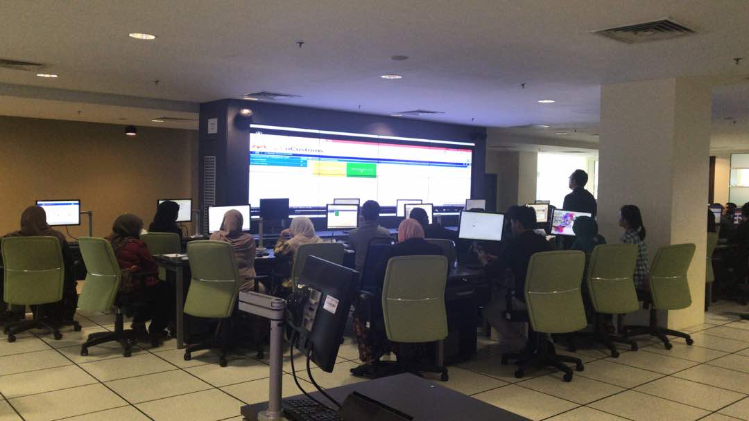 uCustoms RMCD tweet media
