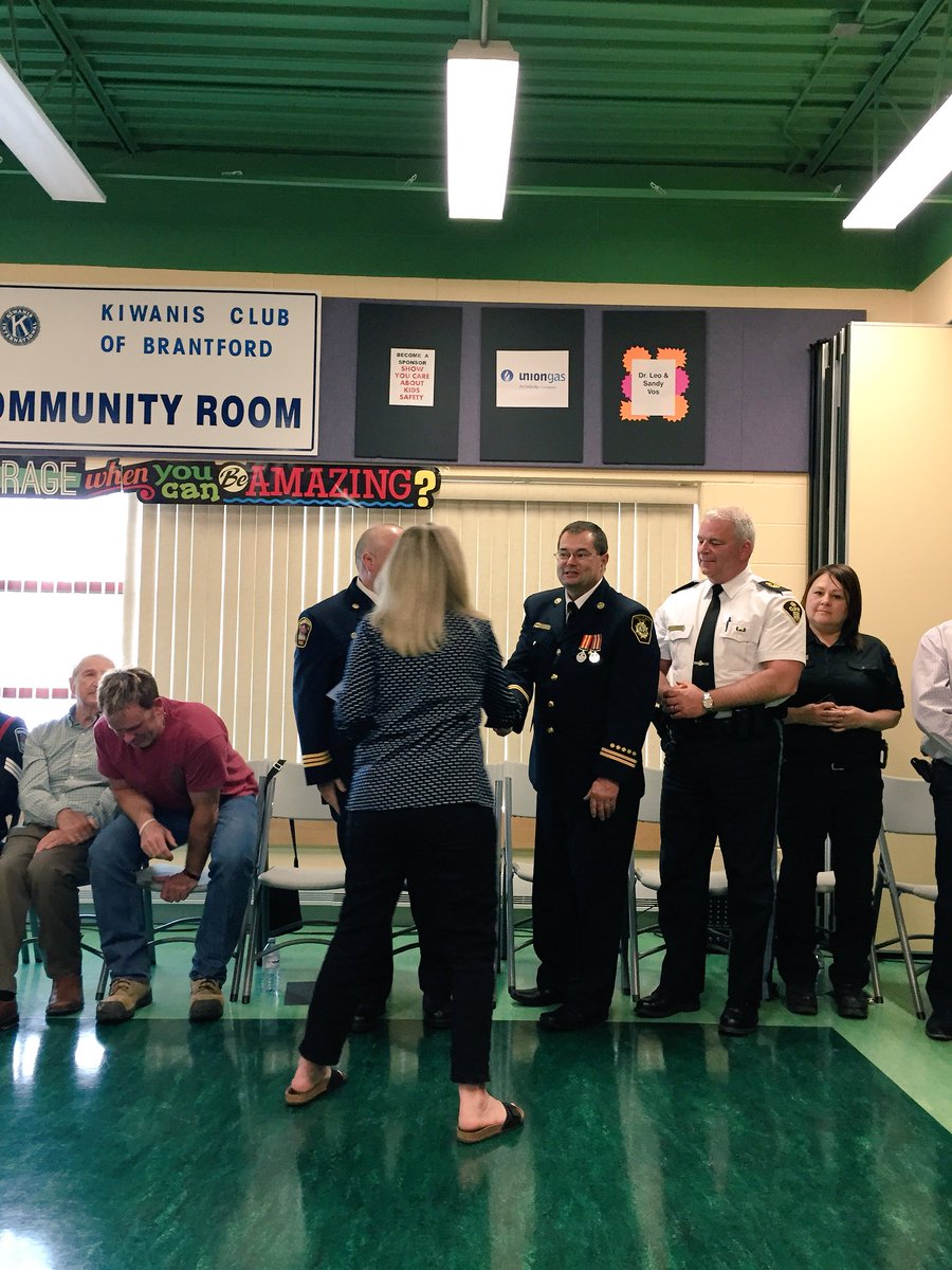 Helina1982's tweet photo. @RyersonHeights proud of @vanleeli tonight as she received her hero award at the @SafetyVillage_B. We are lucky to have an amazing leader. @GEDSB https://t.co/kJvs0rsjRy