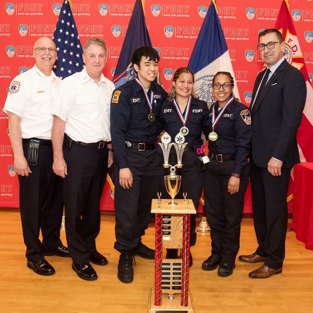 FDNYWomen's tweet photo. The teams where 2/3 of competitors were women were also the teams that placed 1st in the ALS & BLS competitions -coincidence🤔🤷♀️Congratulations to the ladies of Division 4 who swept today's EMS competition🚑 #FDNYWomen #WomenInFIREandEMS #EMSWeek2018 #FDNYEMS #EMSCompetition https://t.co/oFgZcJ8bVk