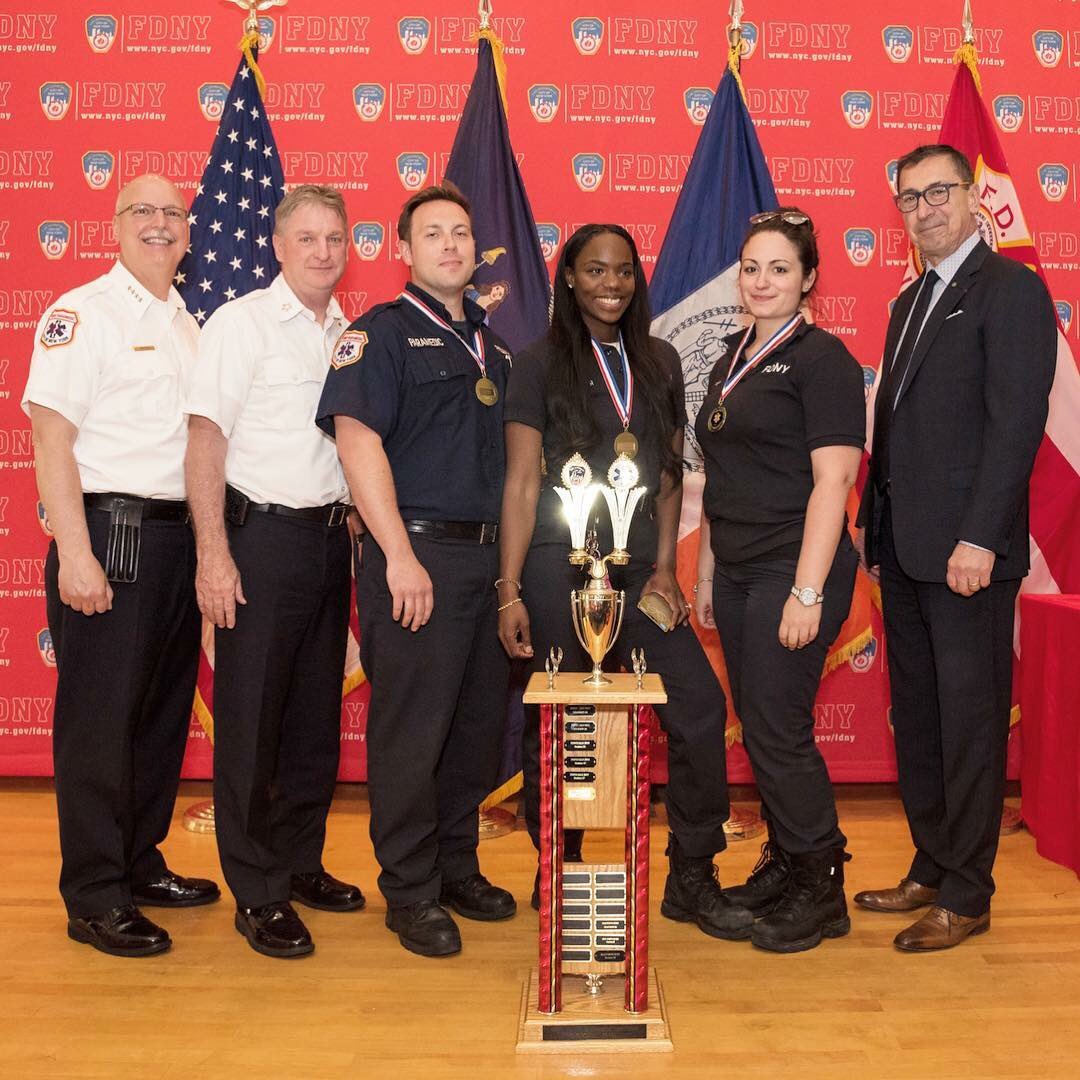 FDNYWomen's tweet photo. The teams where 2/3 of competitors were women were also the teams that placed 1st in the ALS & BLS competitions -coincidence🤔🤷♀️Congratulations to the ladies of Division 4 who swept today's EMS competition🚑 #FDNYWomen #WomenInFIREandEMS #EMSWeek2018 #FDNYEMS #EMSCompetition https://t.co/oFgZcJ8bVk