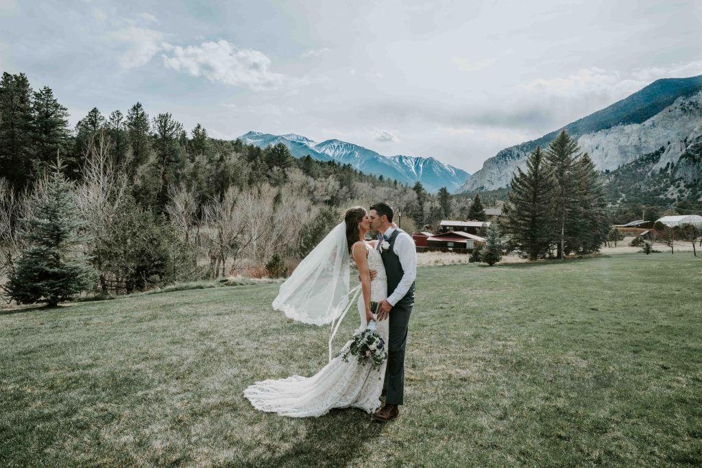 Run_Wild_WithMe's tweet image. Christine &amp;amp; Marshall’s Mount Princeton Hot Springs Wedding megophoto.com/2018/05/25/chr…