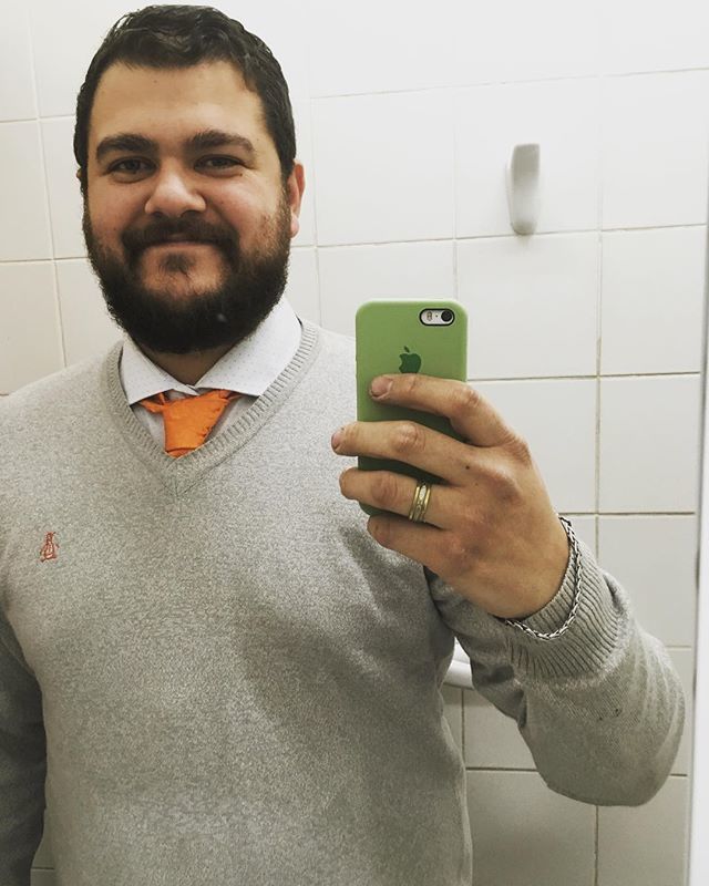 fegoviedo's tweet photo. Esperando para la filmación!! #Nurse #MaleNurse #Murse #Nursing #Enfermeria #Enfermero #PlusMenRevolution #MenOfWeight #BigMen #DapperMan #DapperMen #MensStyle #MensFashion #Fashion #BodyPositivity #gay #gaybear #chub #BigGuysProblems #BigGuy #Bear #Bear… https://t.co/G797xCnI8y https://t.co/nUz8yCm5uq