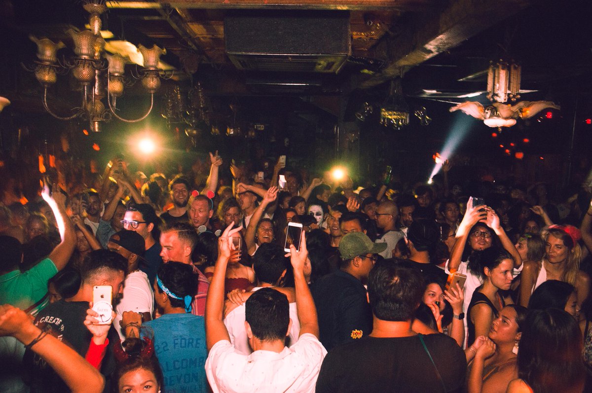 lafavelabali's tweet photo. Today is finally Friday!! See you in #LaFavelaBali to celebrate the weekend!⚡️ https://t.co/dvmDRE4zoS