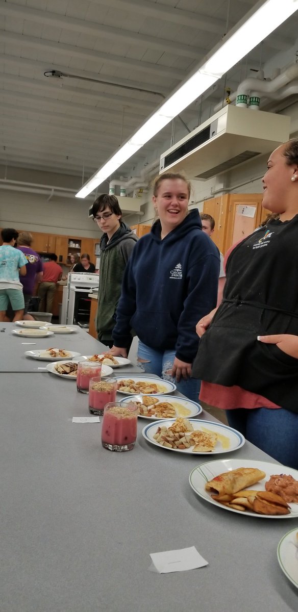AnnaHesmer's tweet photo. West Carteret HS Foods 1 students presenting their "Chopped" entrees using red cabbage, cherry pie filling. Gingerale, pinto beans, a flour tortillas ;p. Delicious fun ! https://t.co/fZ11gOQK2S