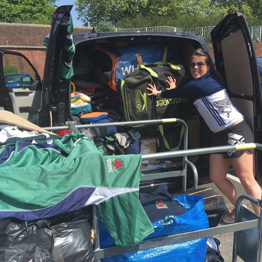 thedragflick's tweet photo. #England : The England Women's Hockey Team's players - Joie Leigh & Amy Tennant spent their time collecting unwanted kits as part of the subtainability of the @vitality_uk Women's Hockey World Cup.
#EnglandHockey #FieldHockey #Subtainability
Picture Credits : @englandhockey https://t.co/aFY6gPgyJj