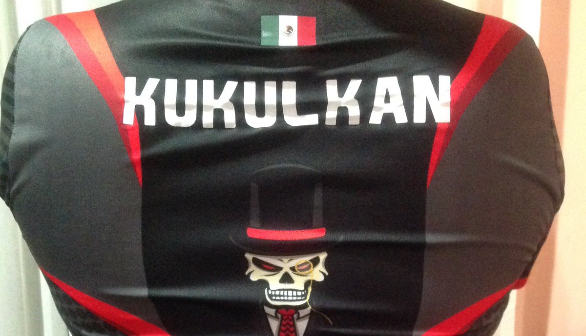 Llegas del trabajo madreado con ganas sólo de tocar cama y... una bolsa triste hace tu alegría, porque hay razones que la razón no entiende 😘😍 #SoyCream #CreamMexico #Cream_eSports #SoroEsAmor