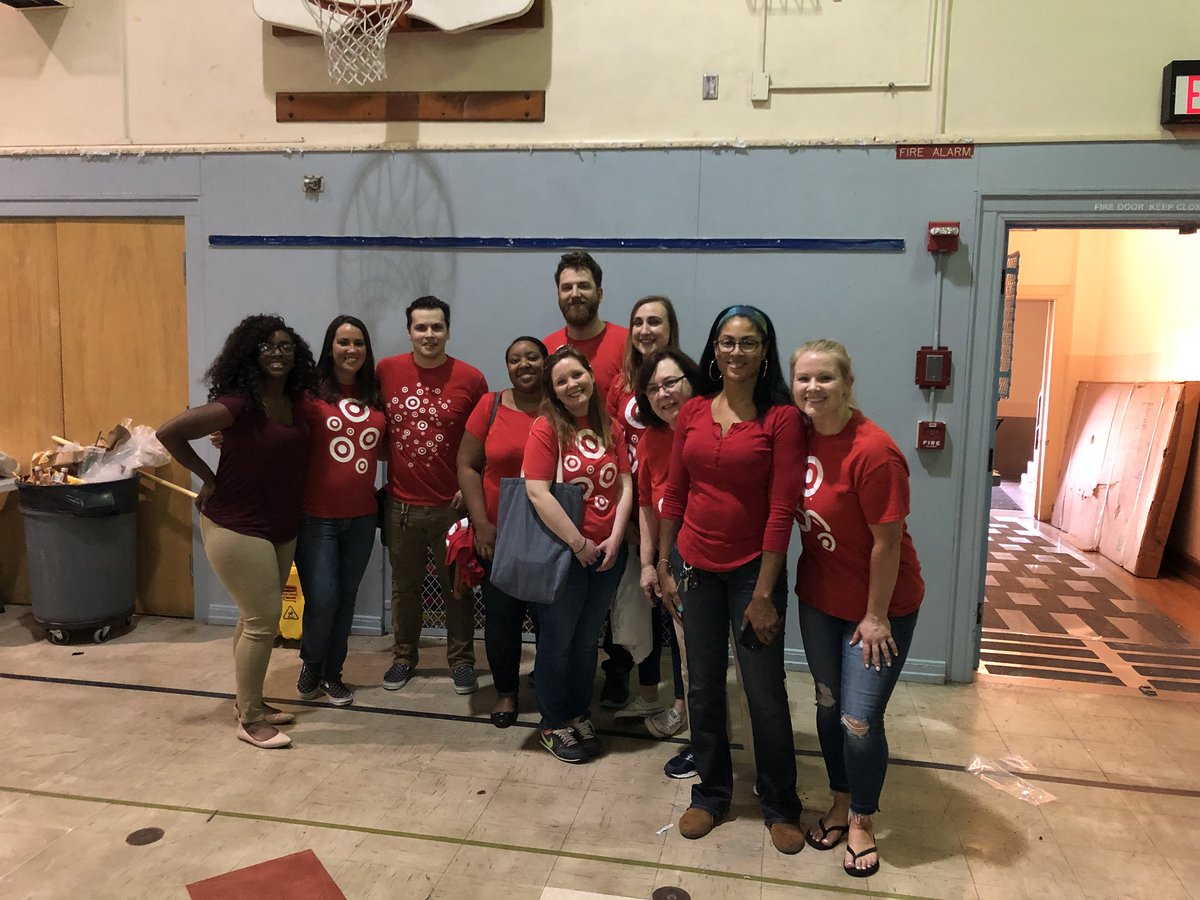 D110 Target team showing up and distributing food to students, their families and the community at Forest Home Elementary! Fulfilling day with a great group! <a href="/laren_john/">John Mac Laren</a> <a href="/Bullseye_Q/">Q Landers</a>