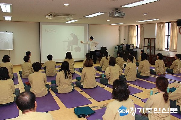 gdominkr's tweet image. 행복교육을 위한 열쇠, #교육명상 #심화연수 운영
#경기도평화교육연수원, 초․중등교사 88명 대상 50시간 과정
작성자 최현식기자
단축URL me2.do/5MTIZnjE
#경기도민신문