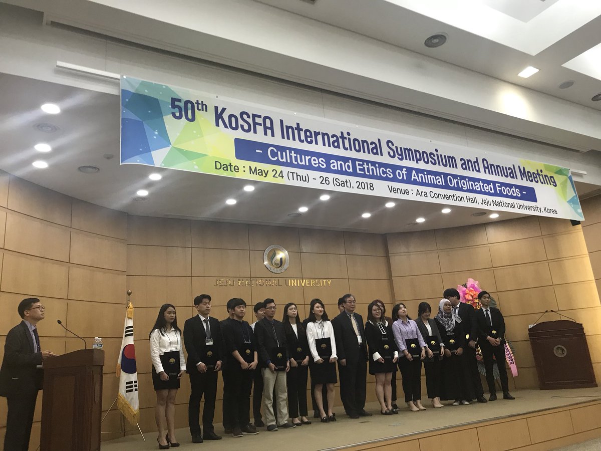 AkoSiQueenB's tweet photo. Student presentation UPM Bio alumni now having her PhD in Dankook University (Bernadette Bagon) won best paper presentation #UPMAlumni #BSBiologyAlumni https://t.co/gH2sl7ThLh