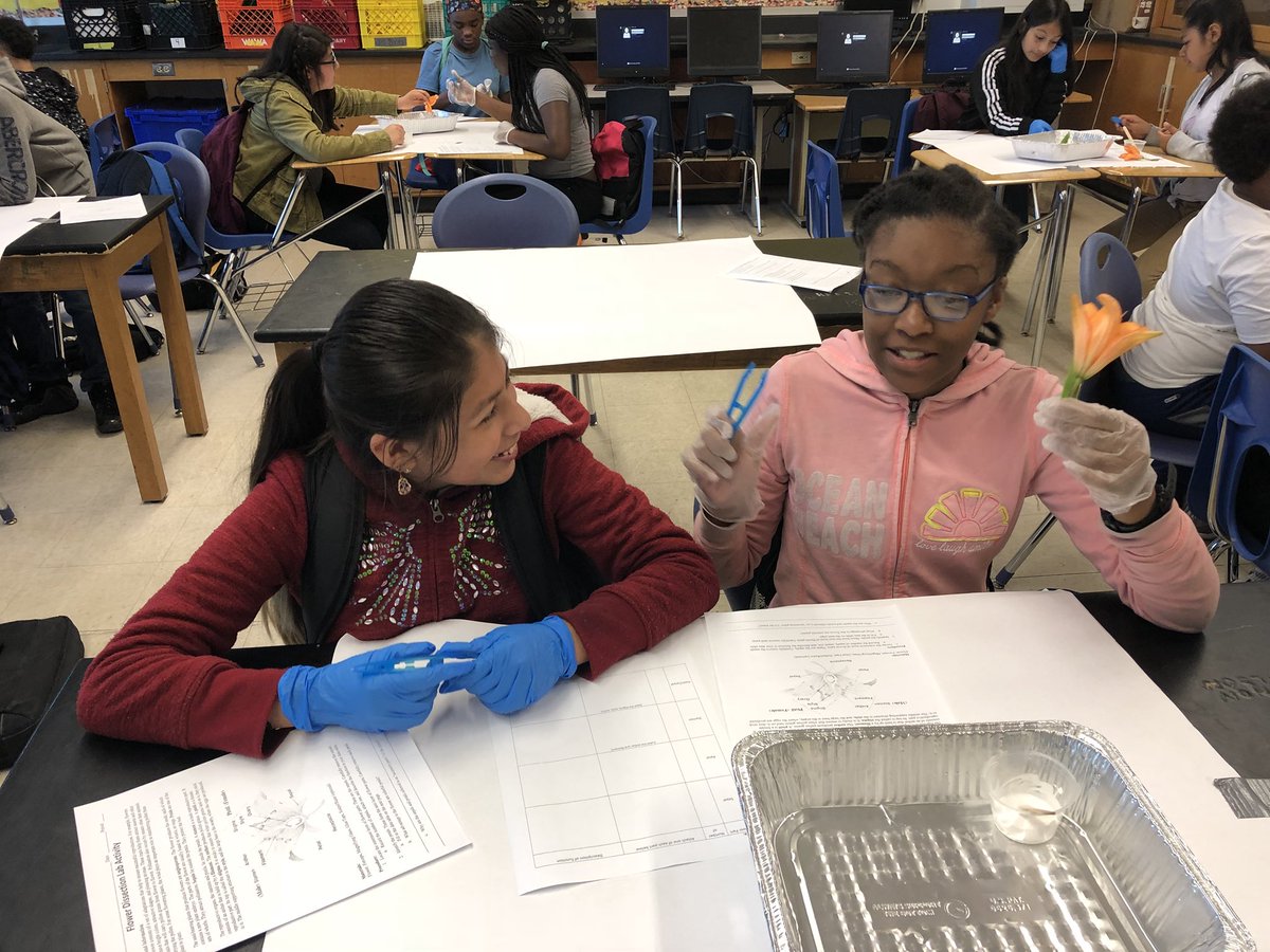 christinaAPMS's tweet photo. Fun with ๐บ @Gerbs10 @Asbury_ParkSD @ZDelOrbe #buildingabrighterfuture #innovateapsd https://t.co/fSAbmZcjJl