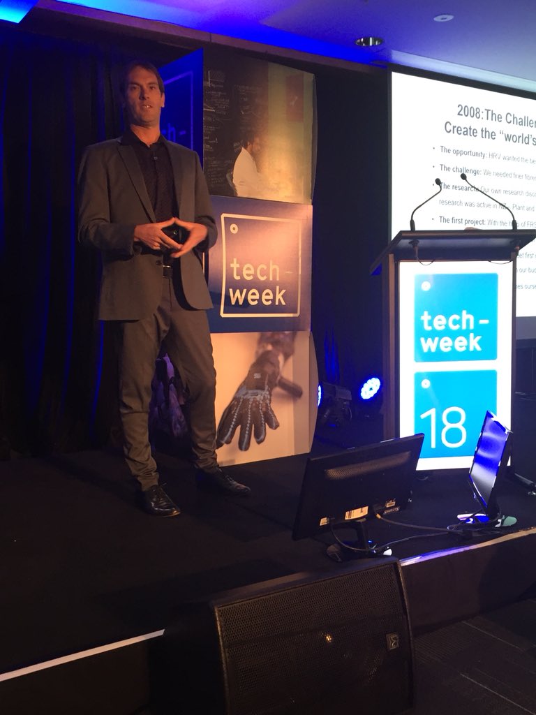 TheMFGnetwork's tweet photo. Iain Hosie of @RevolutionFibre speaking as our scale up showcase @TechweekNZ headline event in Christchurch #twnz18 https://t.co/EfM3QSGbPr