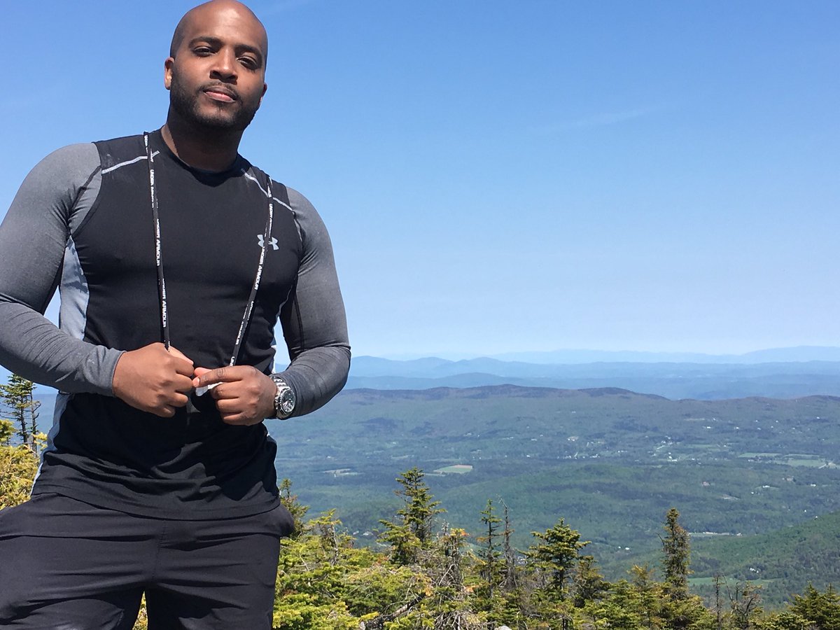 brandon_akai's tweet photo. Push ⛰🙎🏾♂️#blackmenhike #vermont #vermonting #theblackoutdoors #outdoorafro #unlikelyhikers #hiking #hikingadventures #thegreatoutdoors #theblacktourist #idratherbeoutside #idratherbeinnature #idratherbeexploring #idratherbeoutdoors #outdoors360 #outdoors https://t.co/4TcITgMyxt