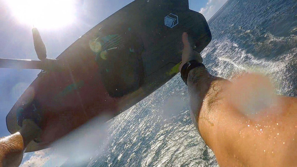 GregTixier987's tweet photo. Kitesurfing season kick off in Tahiti 🌬🦅🇵🇫 @LiquidForceKB @OfficialMauiJim @RESTUBEofficial #liquidforce #mauijim #kitesurfing  #kitesurfing #kitesurfer #kiteboarder #kiteboarding #gregtixier https://t.co/umtXYlC9U3