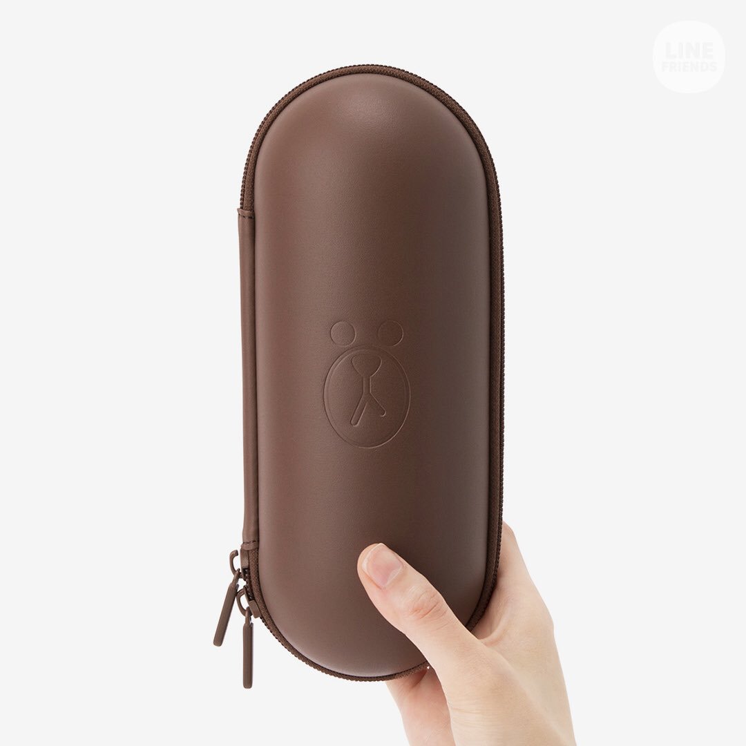 _LINEFRIENDS's tweet photo. Play it simple~! 😝💕
Everything will be safe with #BROWN!
#LINEFRIENDS #multipouch https://t.co/QIBWDgFAMX