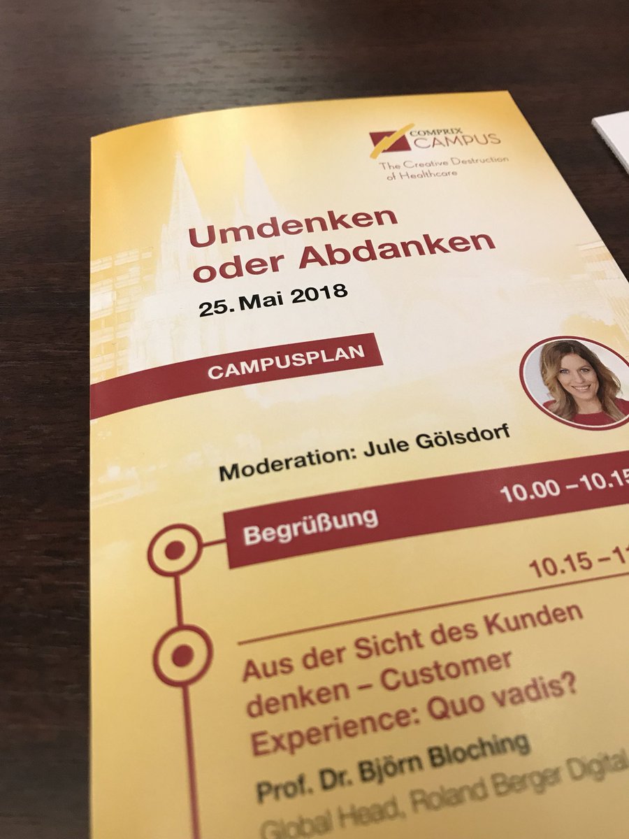 hcmZwitscher's tweet photo. Winfried Krenz eröffnet den 2. #ComprixCampus. In diesem Jahr dreht sich alles rund ums Thema #CustomerCentricity https://t.co/8RFWUvnQCY