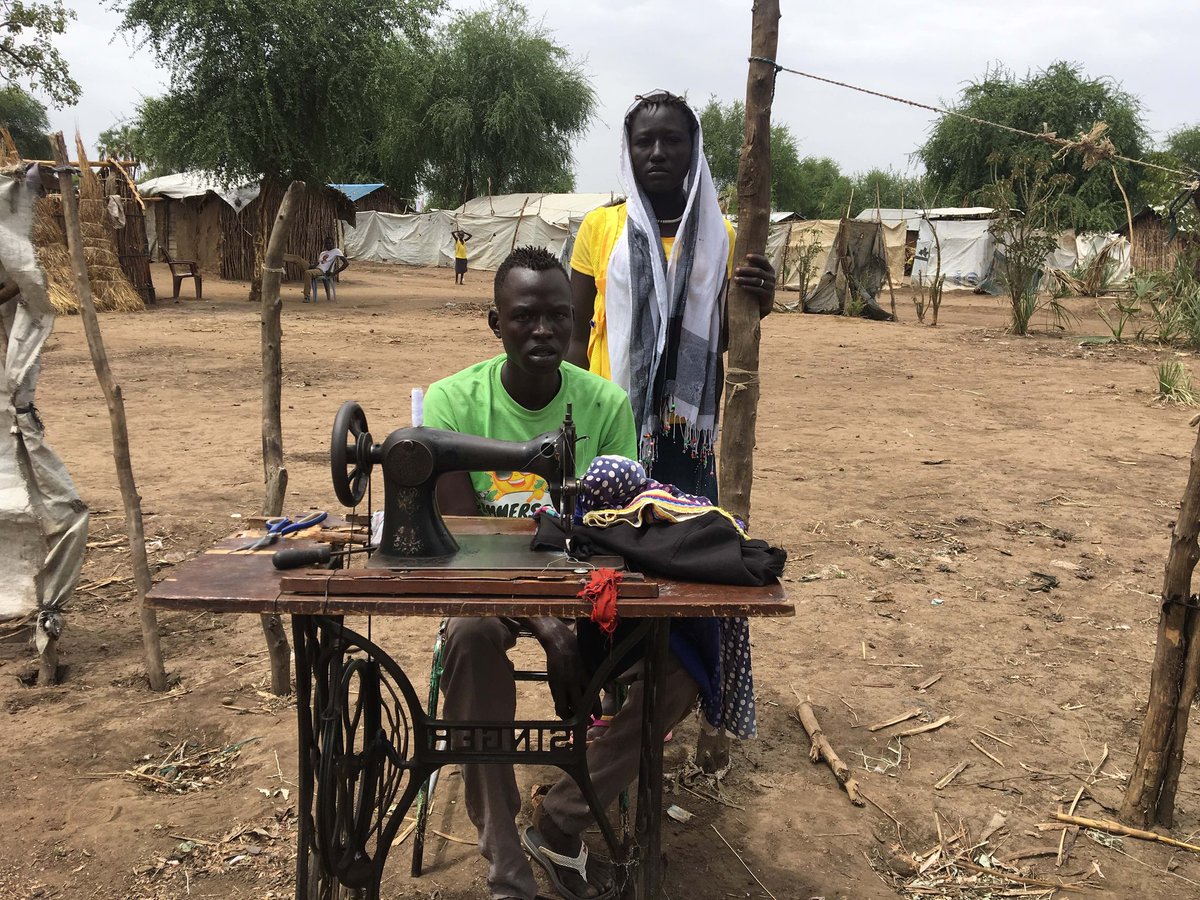 bikozulu's tweet photo. When the bombs had long fallen in the Blue Nile and the dead had curled to rest in the dust, the trek of the displaced started. Women carrying children. Children carrying hens.
Read more - https://t.co/76BcGUfcvG
#doitluquluqu #withrefugees #bikozulu @Refugees https://t.co/gSnPLu2LwU