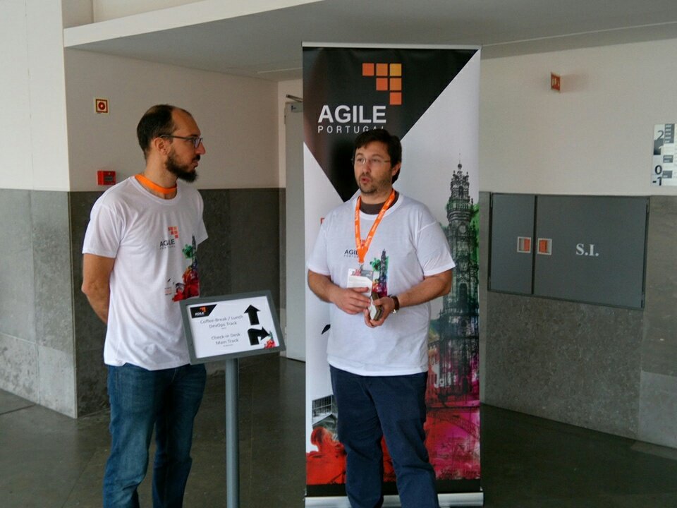 MytyMyky's tweet image. @EdPiairo @desfocado  and I have successfully redirected everyone to the checkin booth, all while discussing diversity in tech. Pipeline is running smooth :) #agilept @DevOpsPorto
