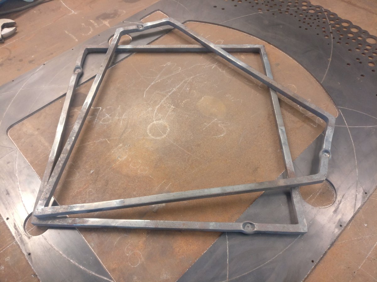 Progress on garden gate. Islamic Art has the same principles as the #artsandcraftsmovement focusing on handmade and craftsmanship. I'm designing using geometry and really focusing on my blacksmithing techniques hopefully creating a new style #artsmithsmovement #bexsimondesign