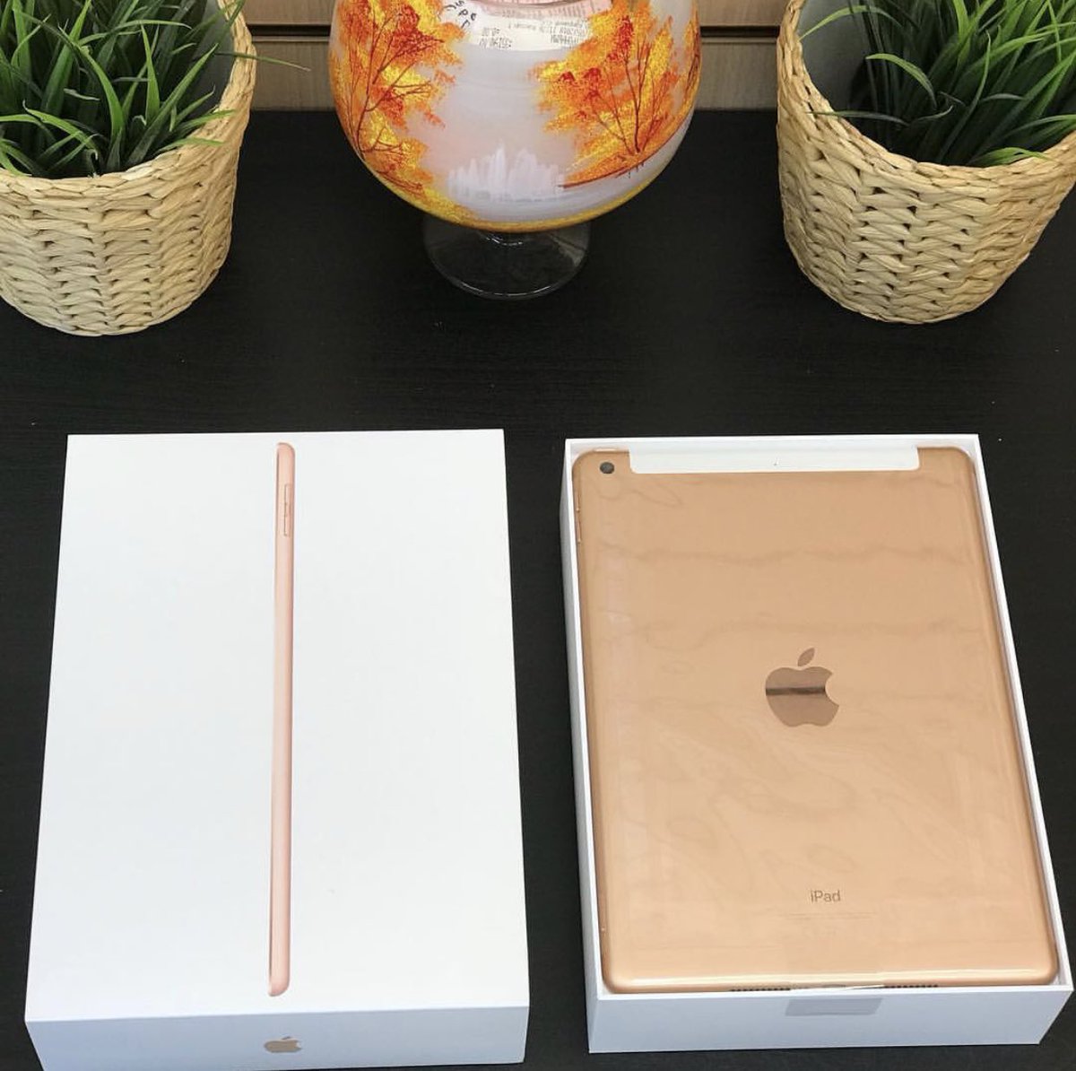 Appmistore's tweet image. IPad NEW 2018 лучшие цены на @appmistore  32 GB WIFI - 23.790₽
128 GB WIFI- 28.990₽
32 GB LTE - 30.990
128 GB LTE - 37.990  Постоянным клиентам скидки и подарки. #подарки  #appmistore #apple #ipad #sale #гарантия #качество #москва #продажа #лучшиецены #ipadnew #apples