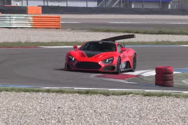 FinancialXpress's tweet photo. Video: #ZenvoTSR-S’ features World’s First Centripetal Wing: Active Aero gets a whole new meaning https://t.co/gtgpY6q4DA https://t.co/MI8IKvATCQ
