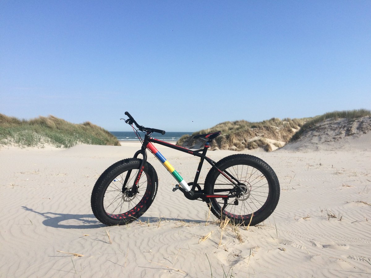 eilandmeisjeTS's tweet photo. @dirkwijnand leuk stuk in Veronica magazine over de Wadden. En wist je dat op #terschelling het eerste Dark Sky Park van Nederland is? De Boschplaat! Ga je volgende keer mee op een fatbike met Eilandmeisje voor een volgend verhaal? #eilandtip #belevenis #verhalen https://t.co/Zyhl1bTrkQ