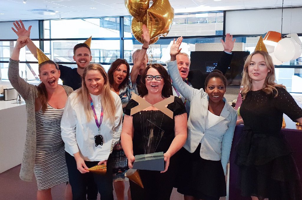 Gissa vilken kundtjänst som är bäst på internet? 😎

Vår! 

Igår vann vi ”Digitala folkmunnens pris” på kontaktadagen. Vi firar med tårta!