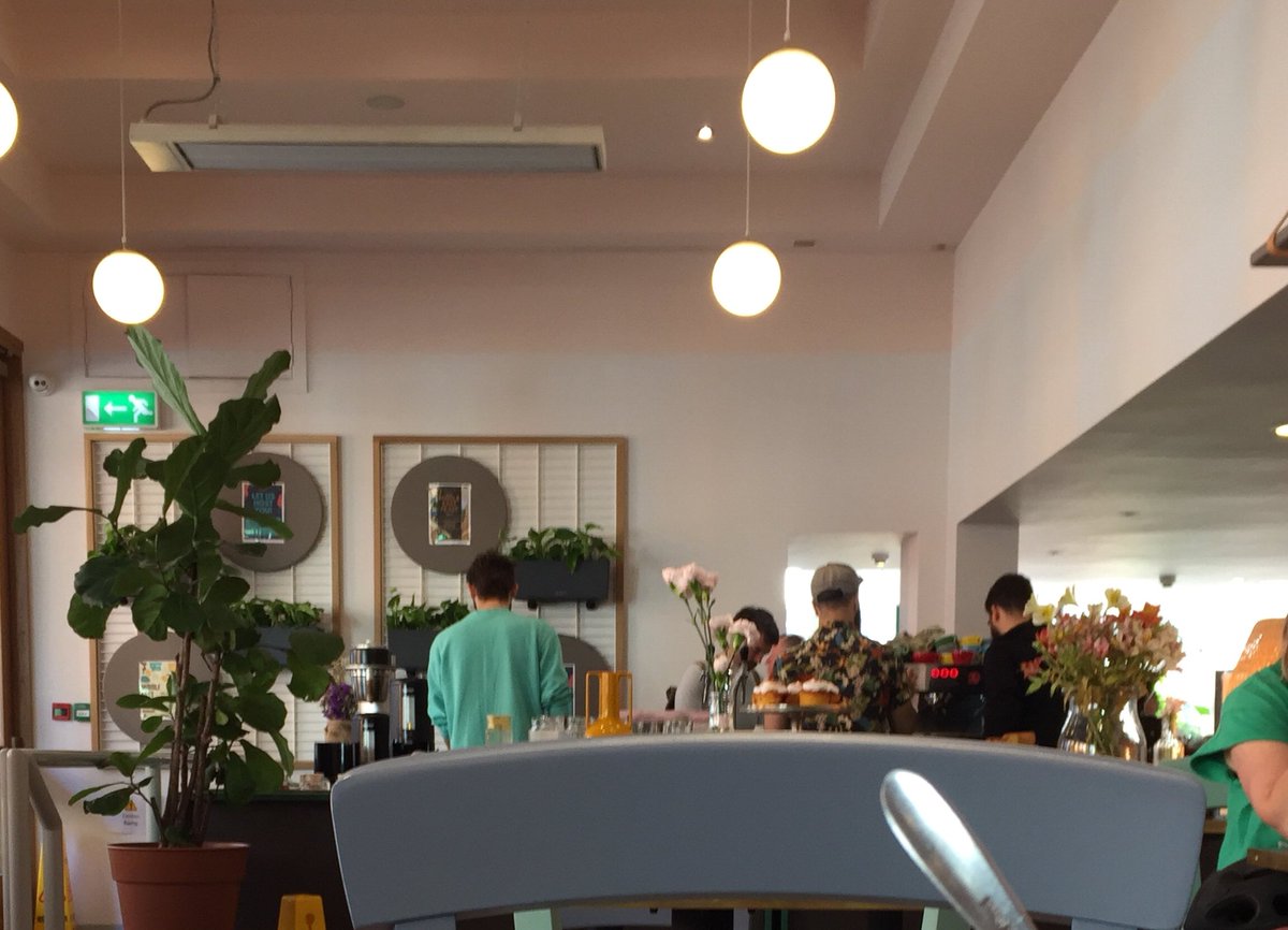 EllisPalmer94's tweet photo. Coffee shop no. 1 of Ellis’ tour of #Dublin: @BrotherHubbardN on 153 Capel St.

Tasty Ethiopian Kochere filter from @WardaCoffee (from Budapest, Hungary 🇭🇺) and delicious-looking food!

#DublinCoffee https://t.co/6363cSVUVv