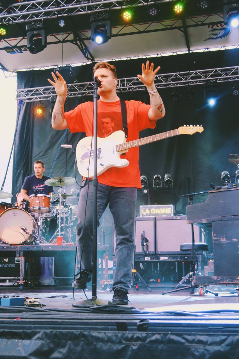 SafetyTess's tweet photo. #lovestreetfest May have rained out, but this is a barricade recap. https://t.co/1acVfnFiDy