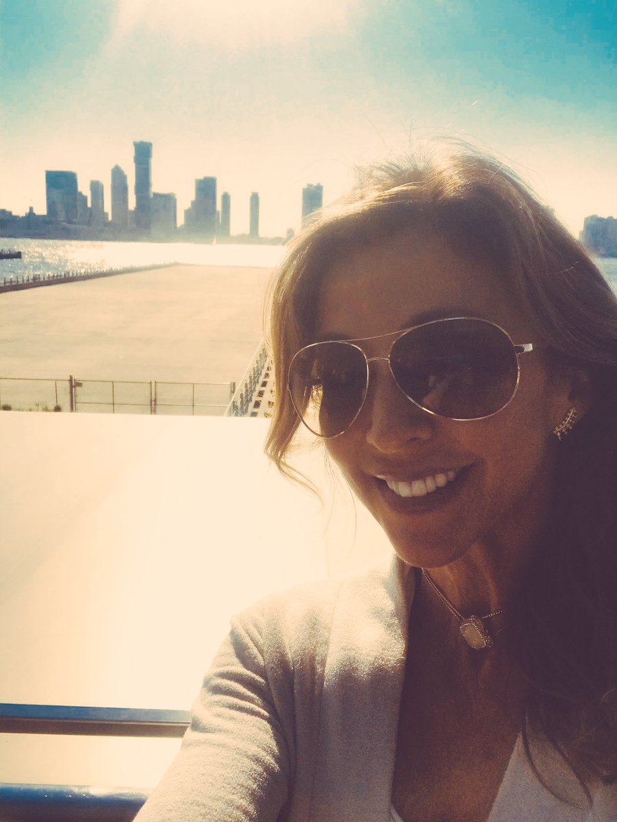 cdpullara's tweet image. Hold your breath
Make a wish ...count to three.... channeled the amazing @kennyloggins all day!!  @kyrasedgwick read your article @InStyle about doubt !! You inspire me!! It ends now! Even before New Year’s Eve!