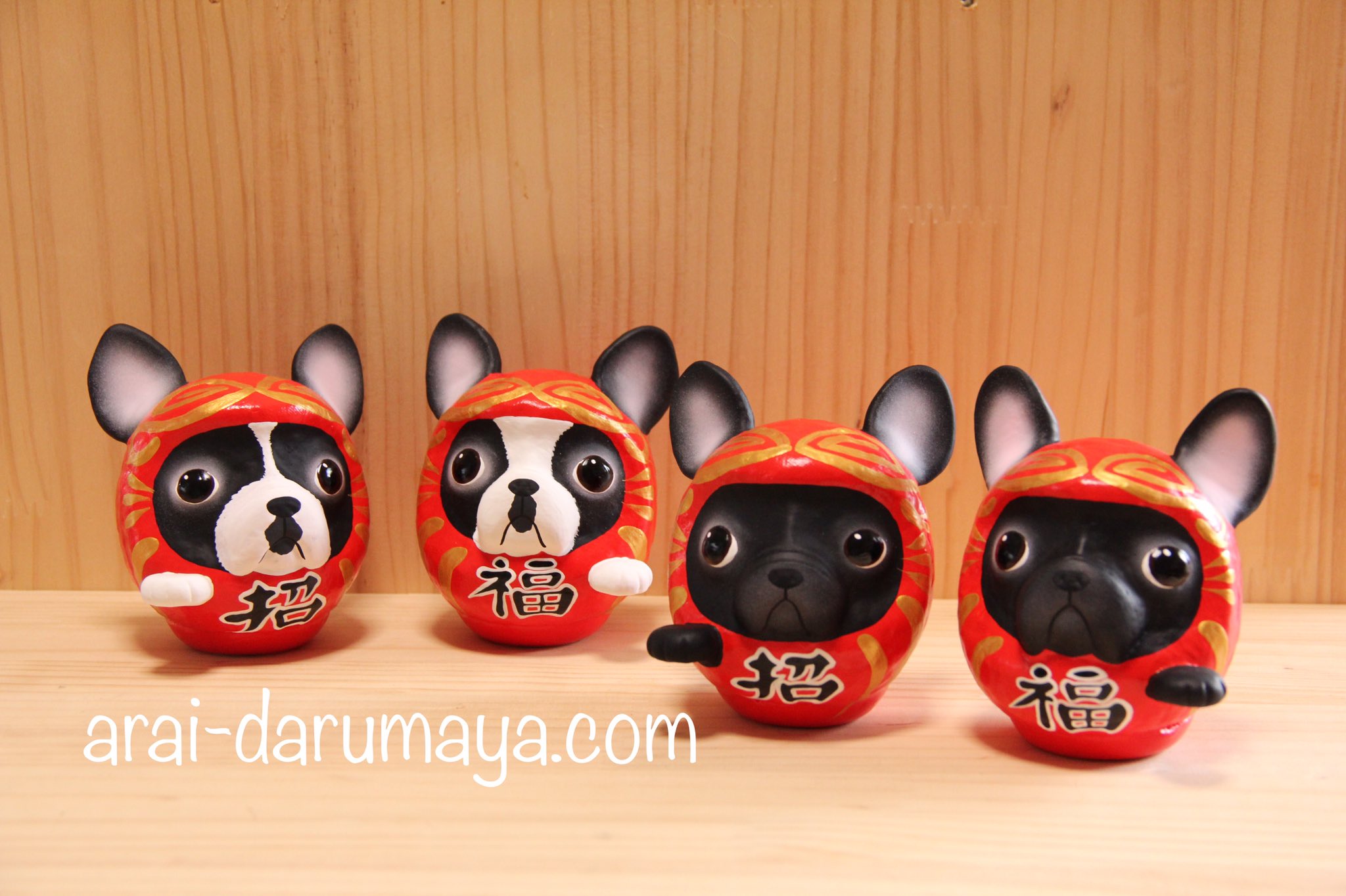 荒井だるま屋 完成しました 18年戌年モデル 招き犬だるまシリーズ 白黒タイプはかなり柄が違います 荒井だるま屋 だるま 干支だるま ダルマ 平塚 神奈川名産 ハンドメイド 伝統工芸 手作り 民芸品 湘南 Handmade Daruma 張り子