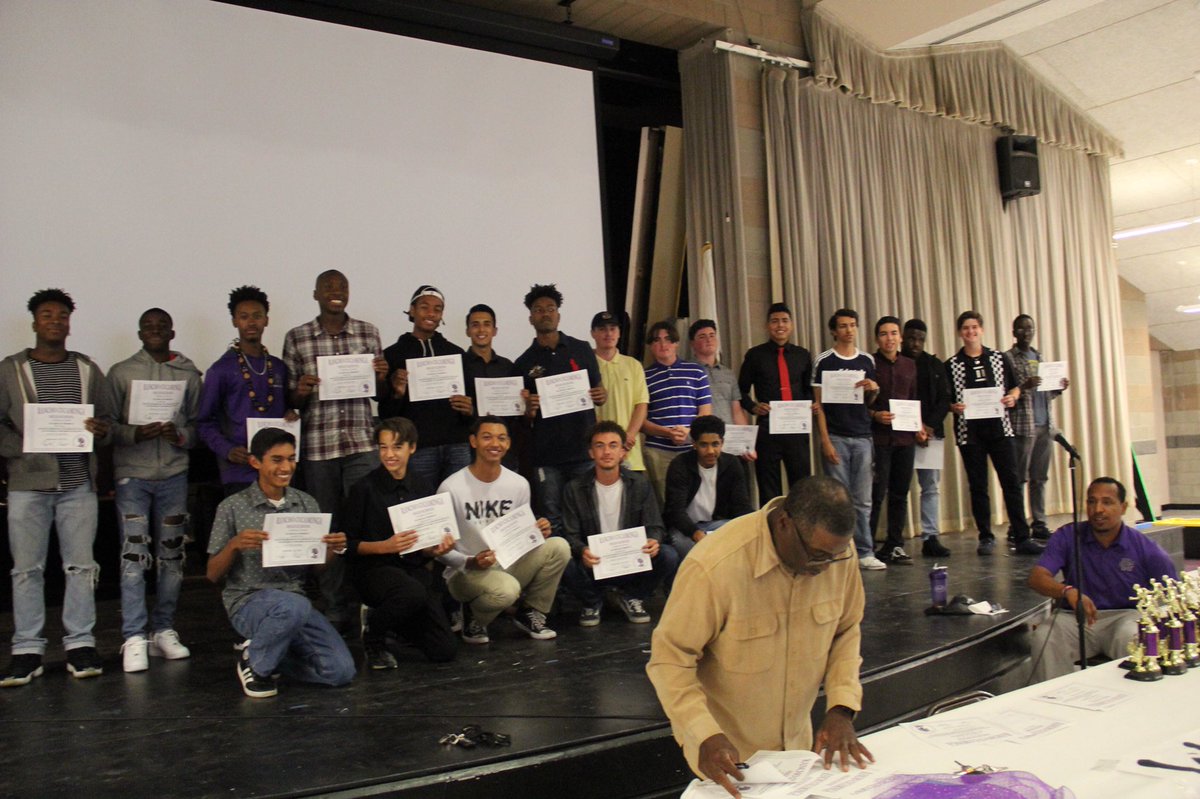 BurtandkimSmith's tweet photo. 2018 Track &amp; Field Banquet👏🏼👏🏼
So many awesome young athletes in one room celebrating their season! 

Thank you #rchstrack for our family memories - track life at Rancho these 4 yr has been so awesome!
#classof2018 

Masters Meet this Saturday💯 Go Cougars!
@RCHS_Cougars https://t.co/ZtFfj23uee