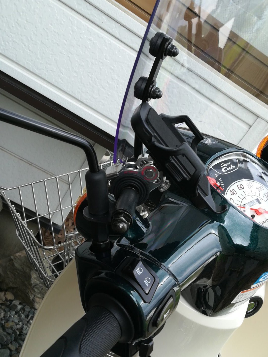 かつや 小屋 風防の支柱にスマホホルダーをつけてみました いい感じです Ja44 スーパーカブ110 T Co U79kprd0iy Twitter かつや 小屋 風防の支柱にスマホホルダーをつけてみました いい感じです Ja44 スーパーカブ110 T Co U79kprd0iy Twitter