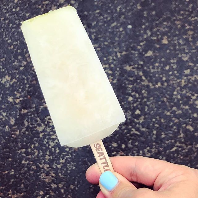 BlueBeanStudio's tweet photo. Yay for #farmersmarket season &amp; soon-to-be-drippy #popsicles! #seattlepops #instafood #yummyinmytummy https://t.co/g2hIrSQrkI https://t.co/j49SaIEMmq